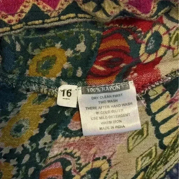 Rain & Rainbow Women’s Multi Ethnic Motifs Printed Bell Sleeves Kurta Size M - Picture 12 of 14